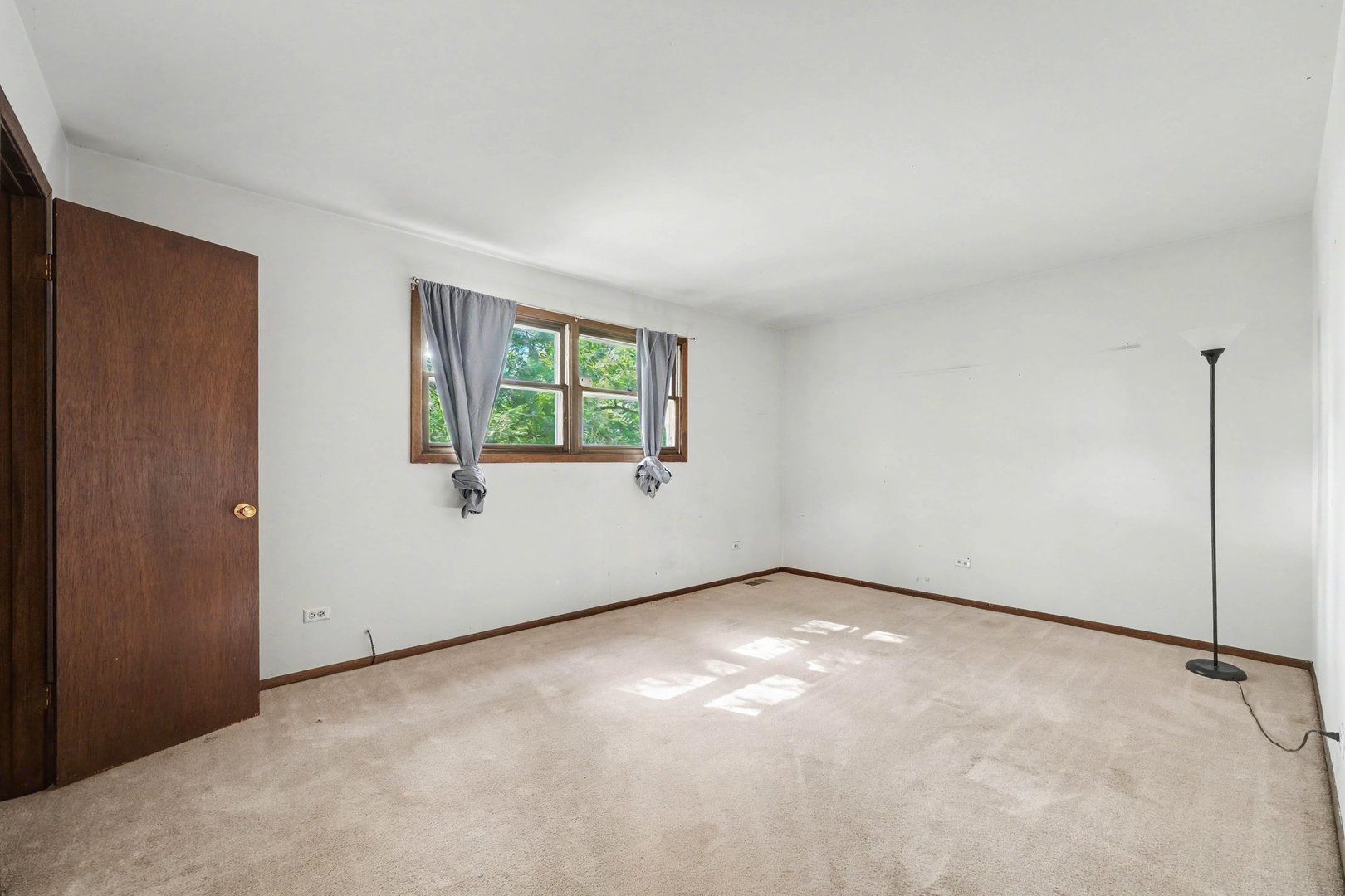 1043 185th Place Property Photo 7