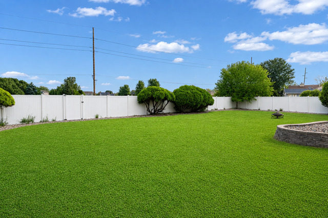 219 Greenbriar Lane Property Photo 8