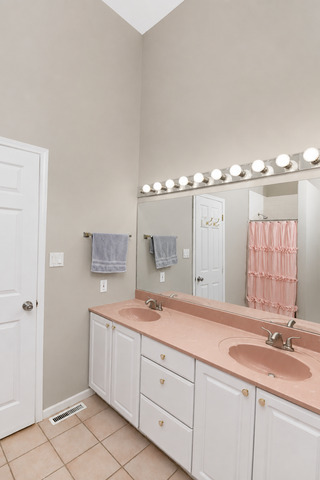 219 Greenbriar Lane Property Photo 28