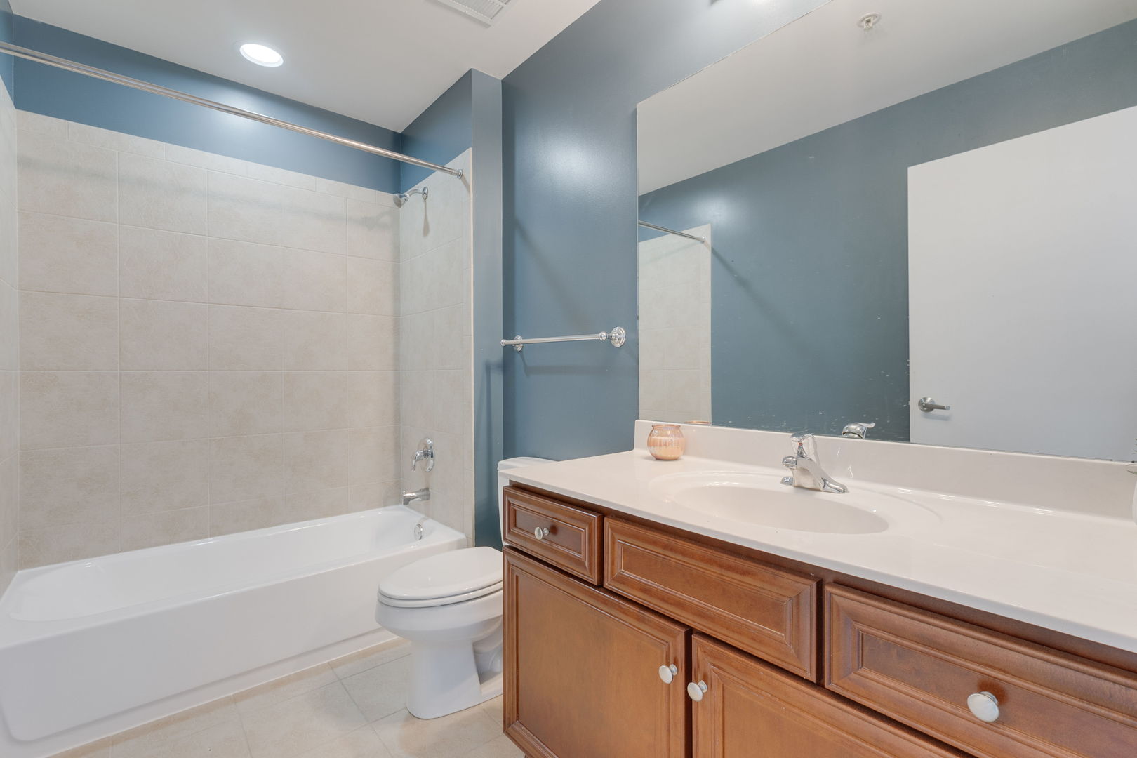 1901 S Calumet Avenue 809 Property Photo 5