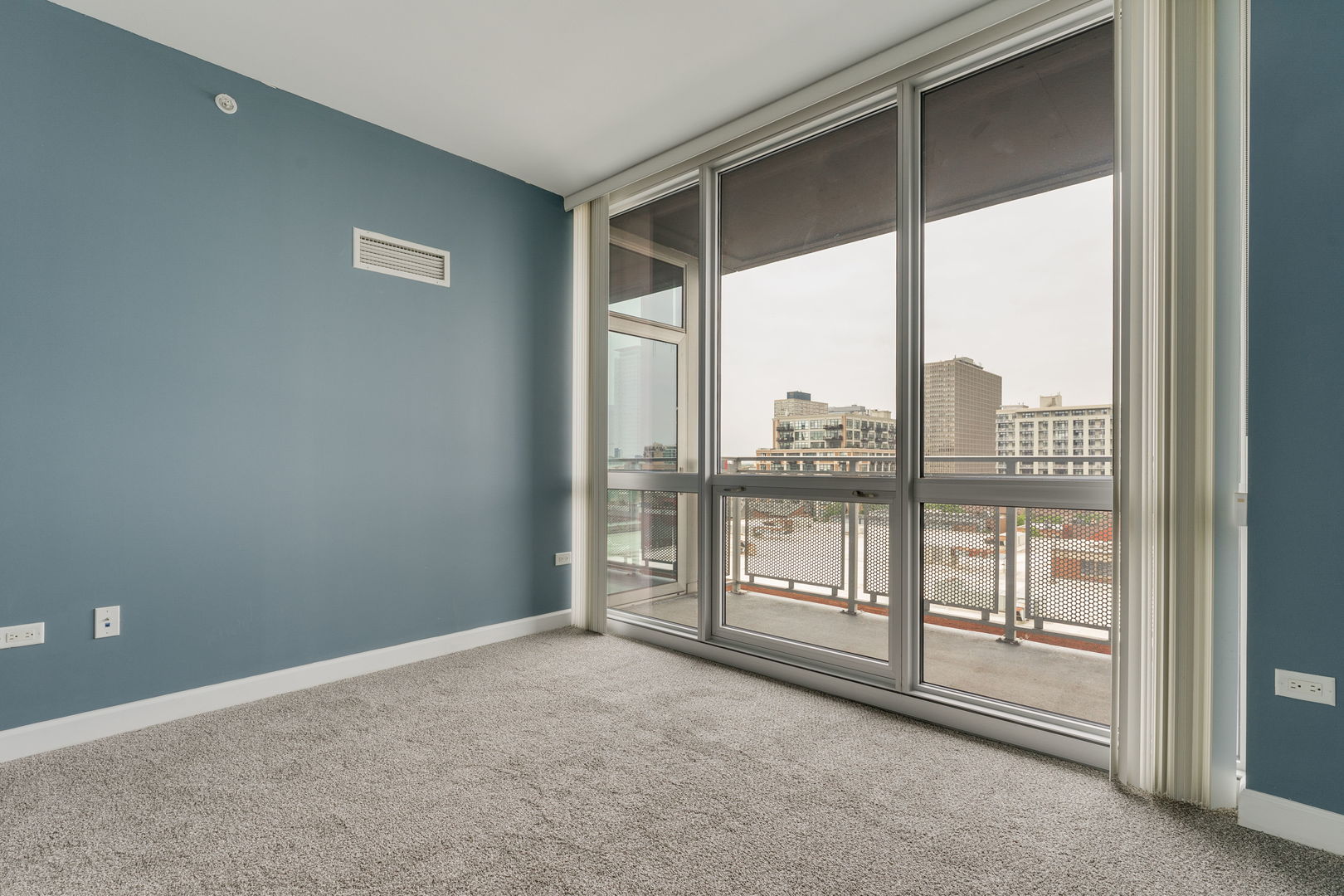 1901 S Calumet Avenue 809 Property Photo 6