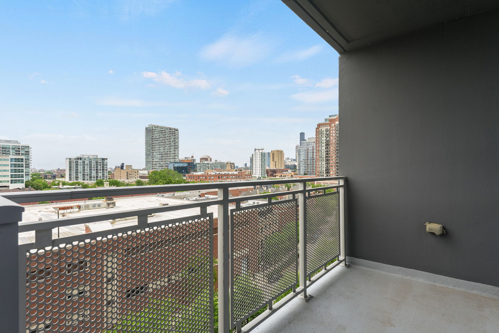 1901 S Calumet Avenue 809 Property Photo 8
