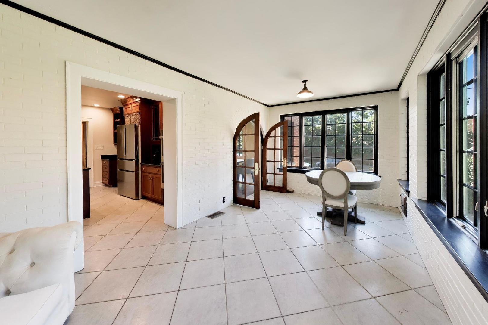10456 S Bell Avenue Property Photo 12