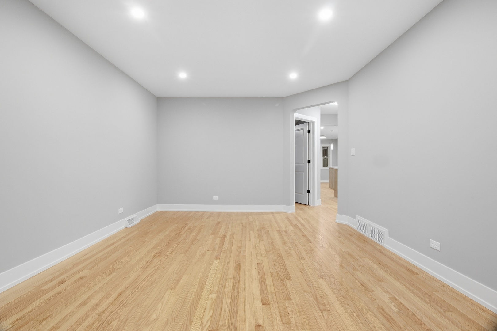 7629 W Norridge Street Property Photo 6