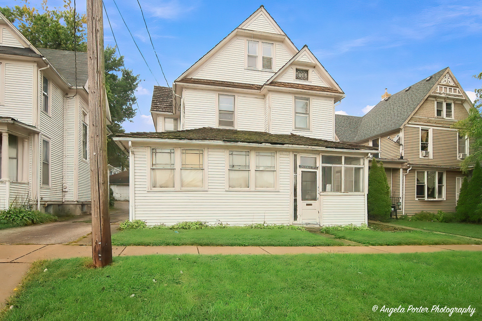 330 N County Street Property Photo 1