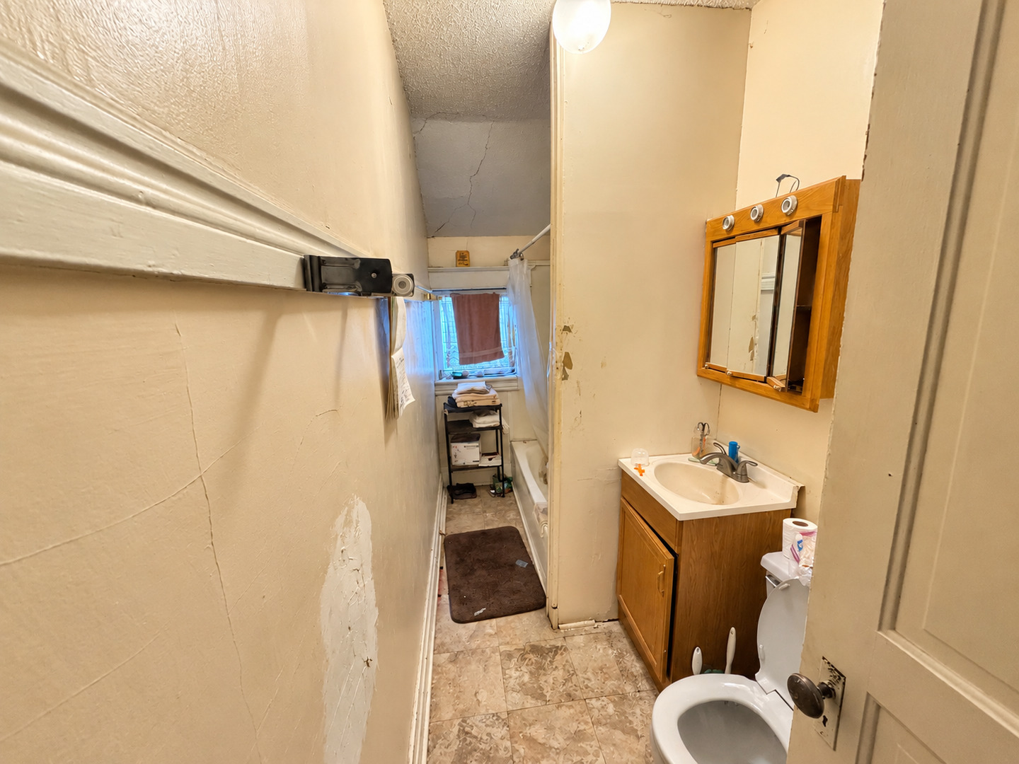 2817 E 76th Place Property Photo 4
