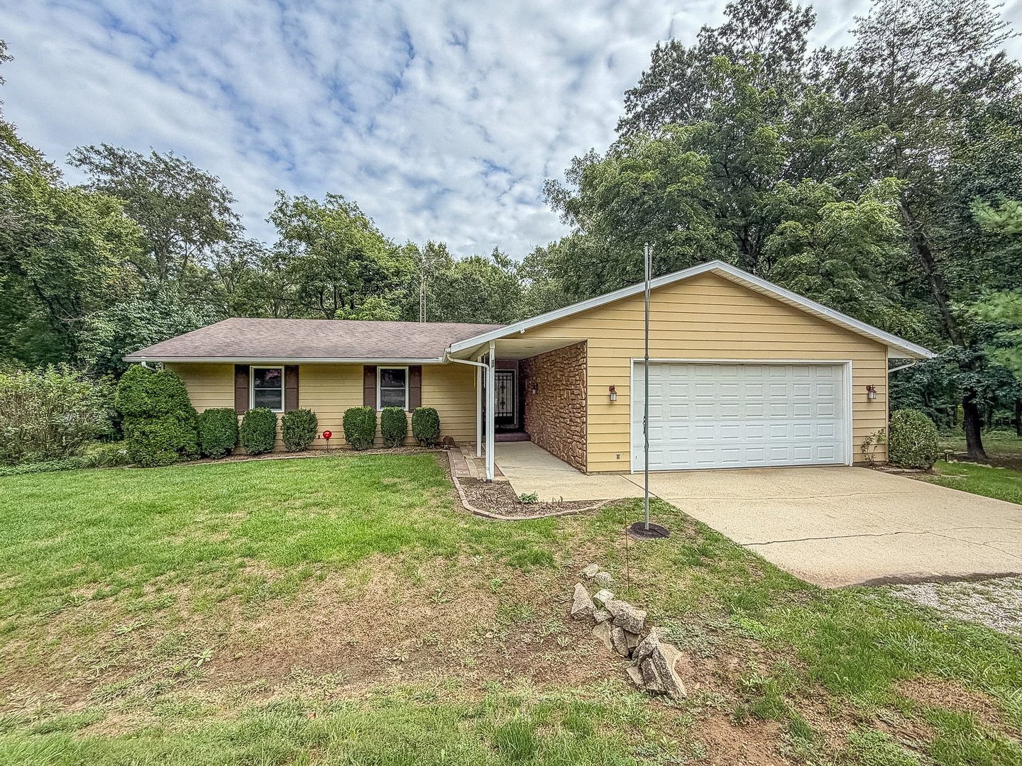 512 County Road 2490 Property Photo 1