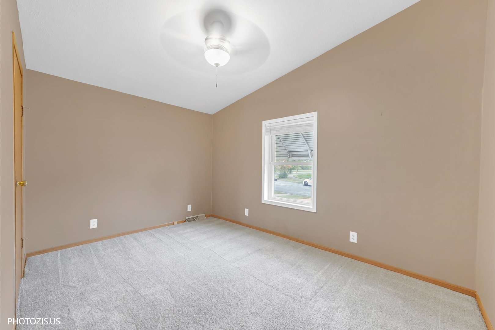 386 Buttercup Lane Property Photo 26