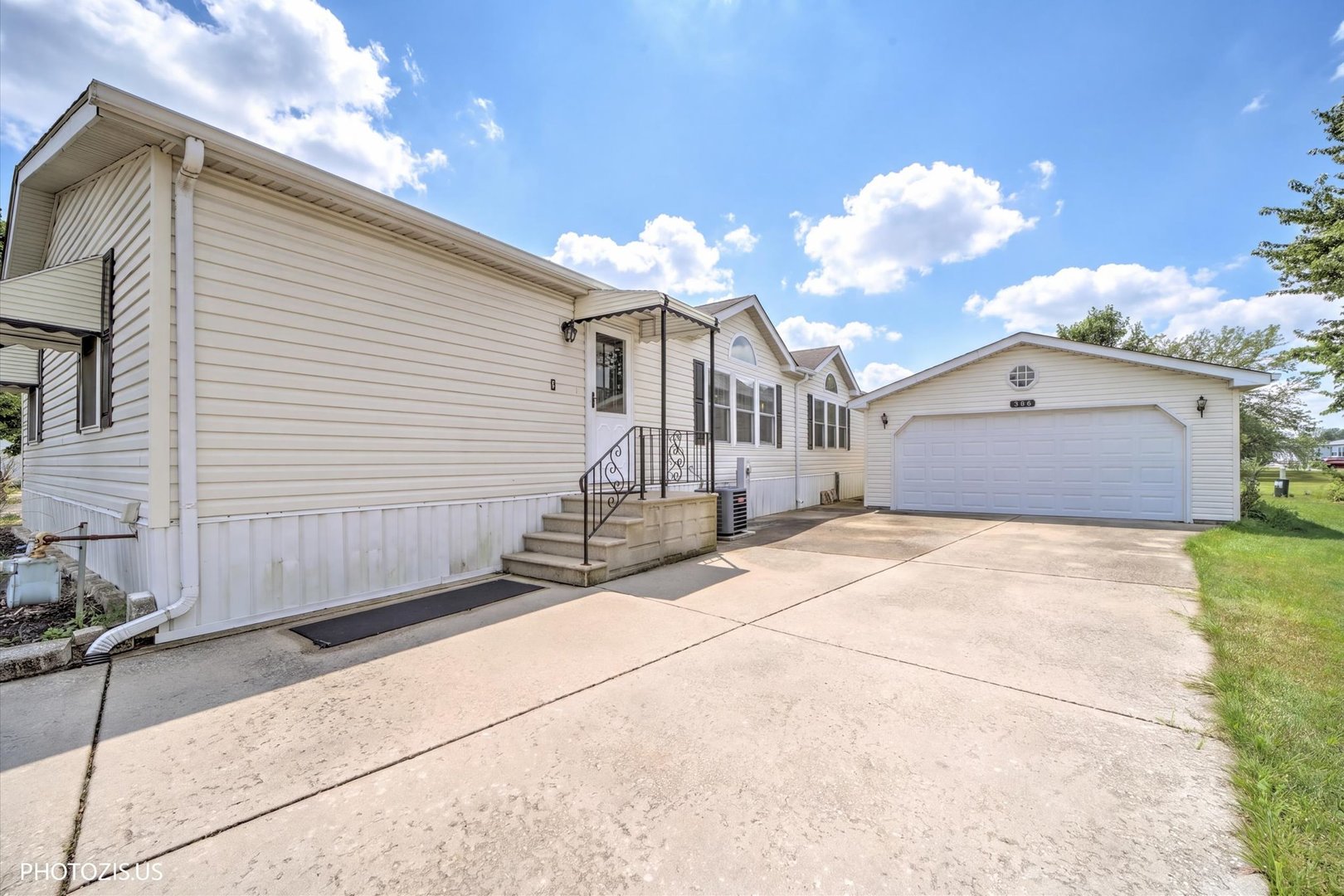 386 Buttercup Lane Property Photo 44