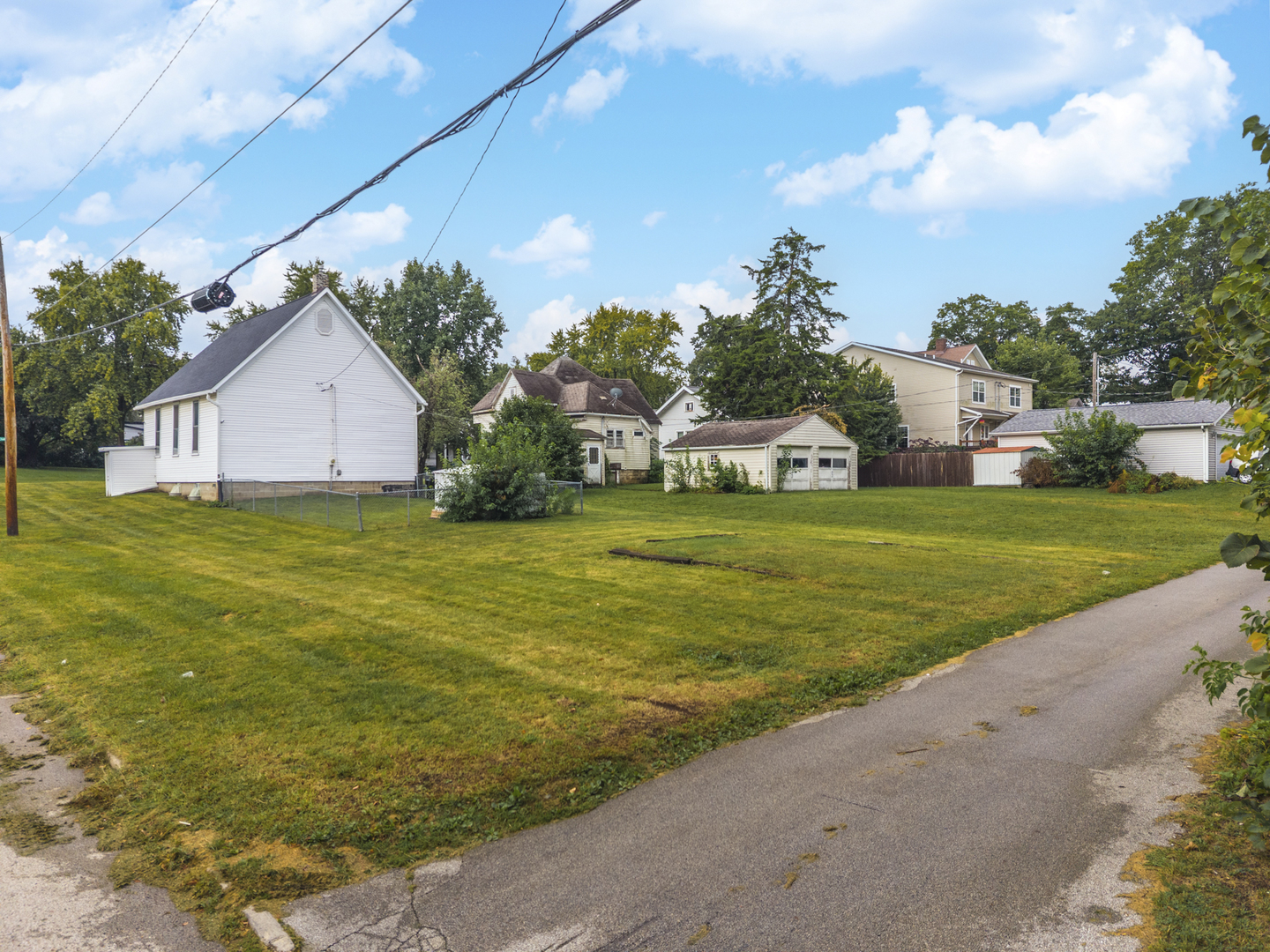818 E Chestnut Street Property Photo 21