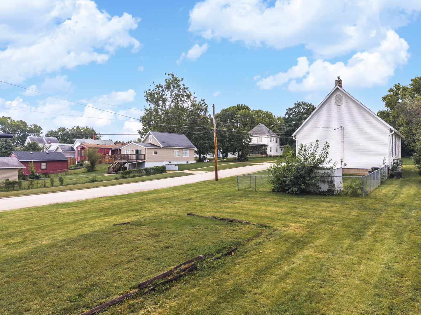 818 E Chestnut Street Property Photo 23