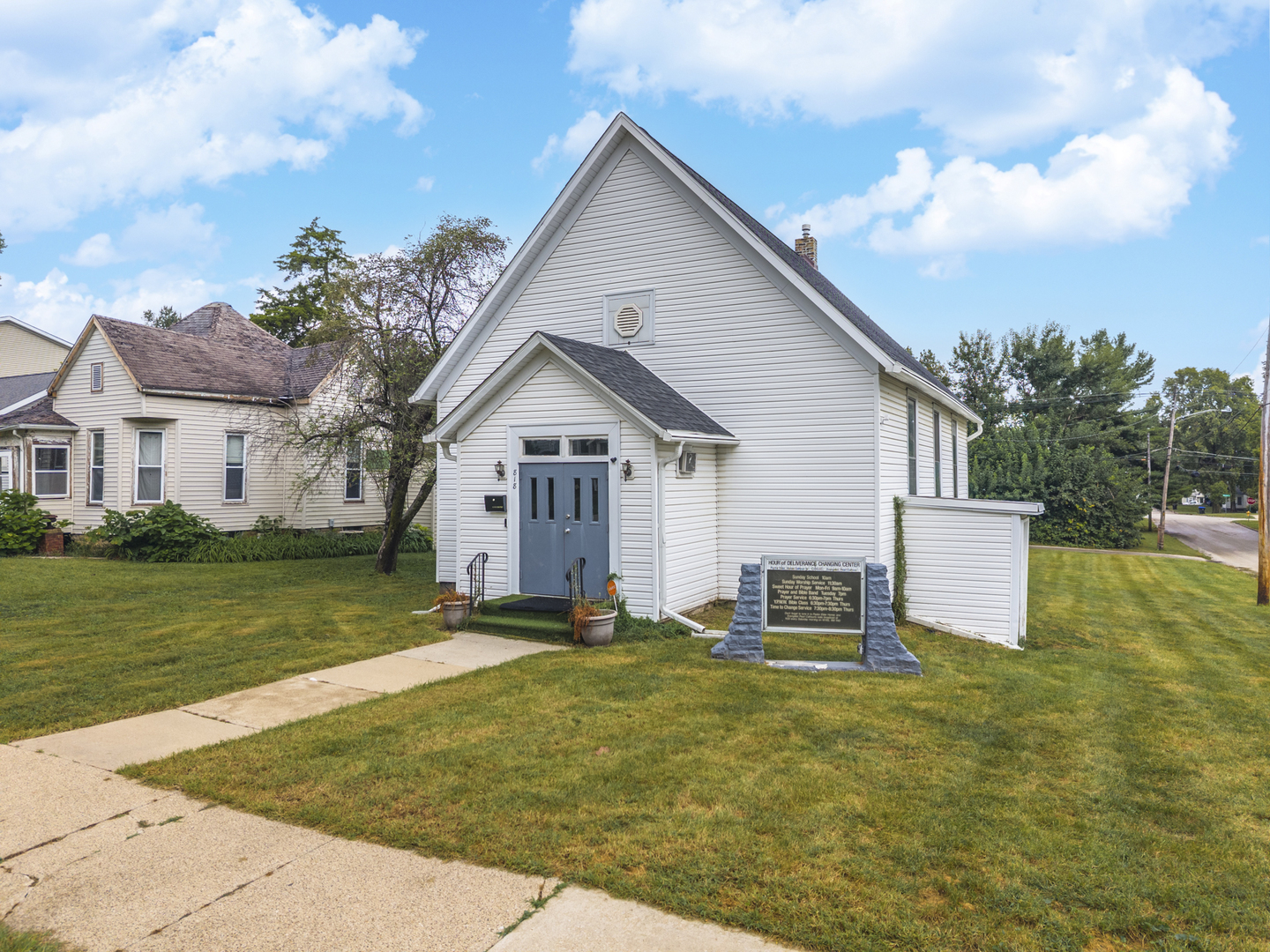 818 E Chestnut Street Property Photo 31