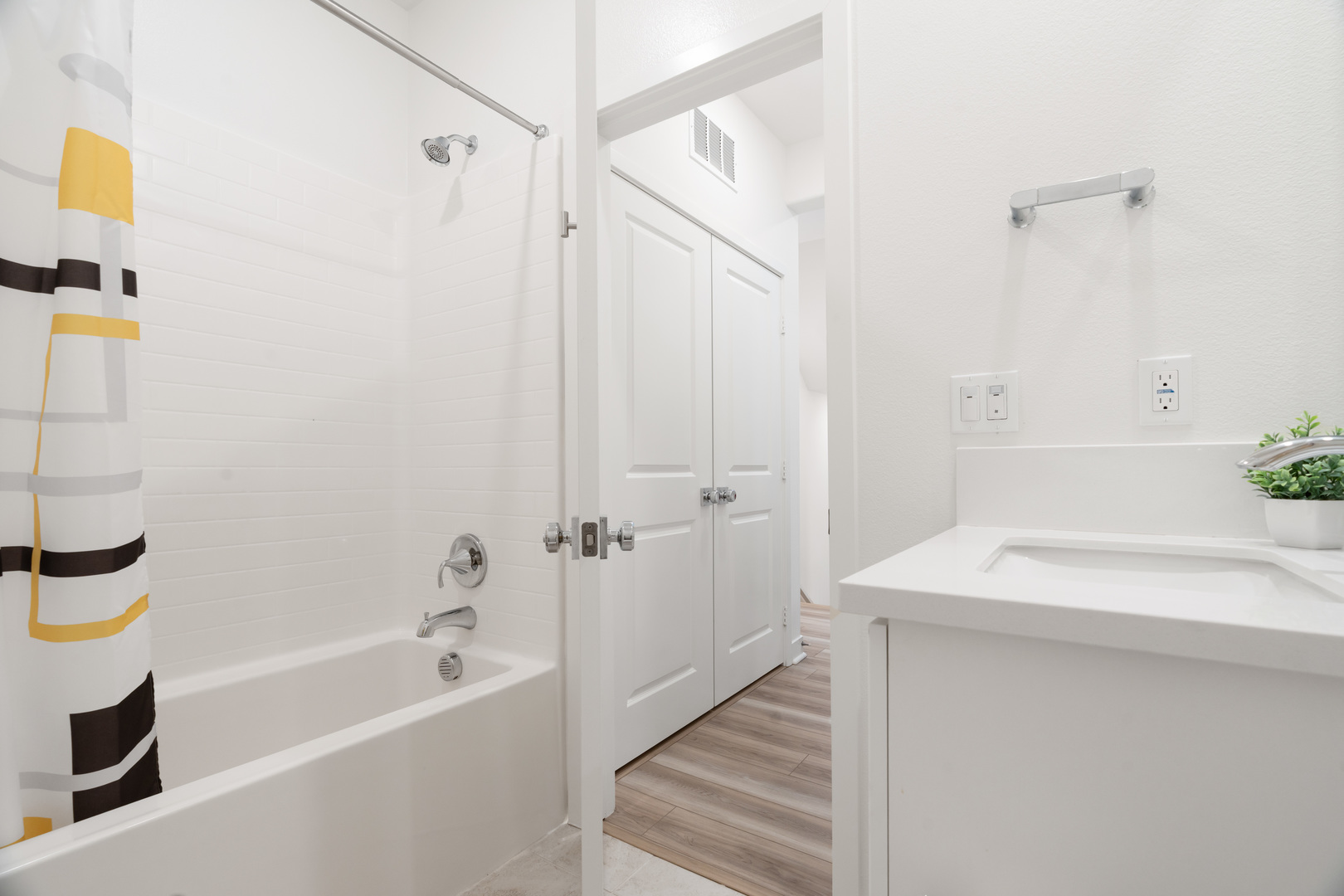 1618 Hollyleaf Terrace Property Photo 32
