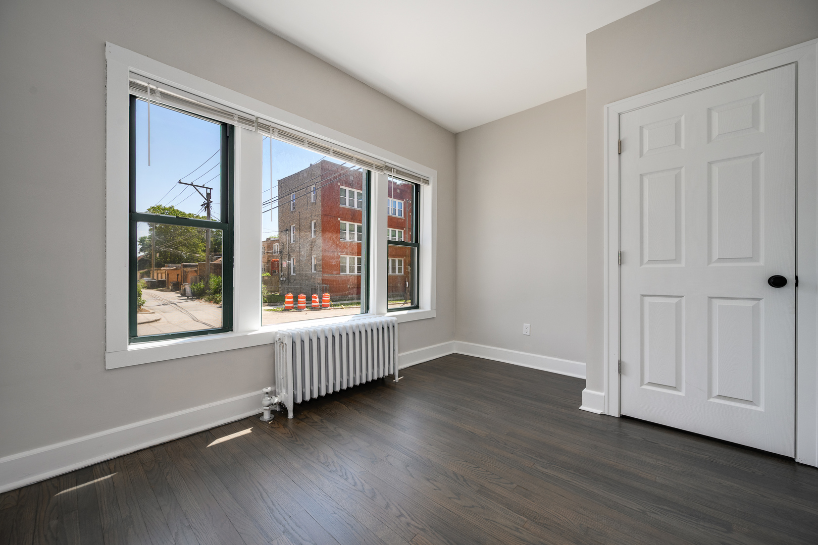 1206-1210 W 83rd Street Property Photo 8