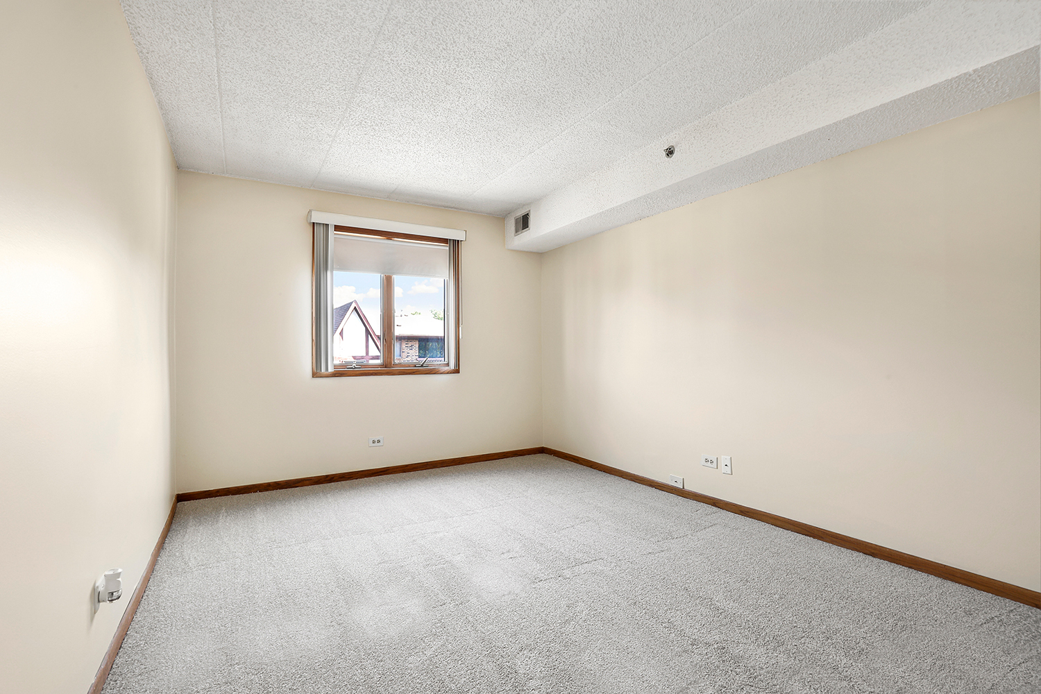 10420 Circle Drive 24b Property Photo 10