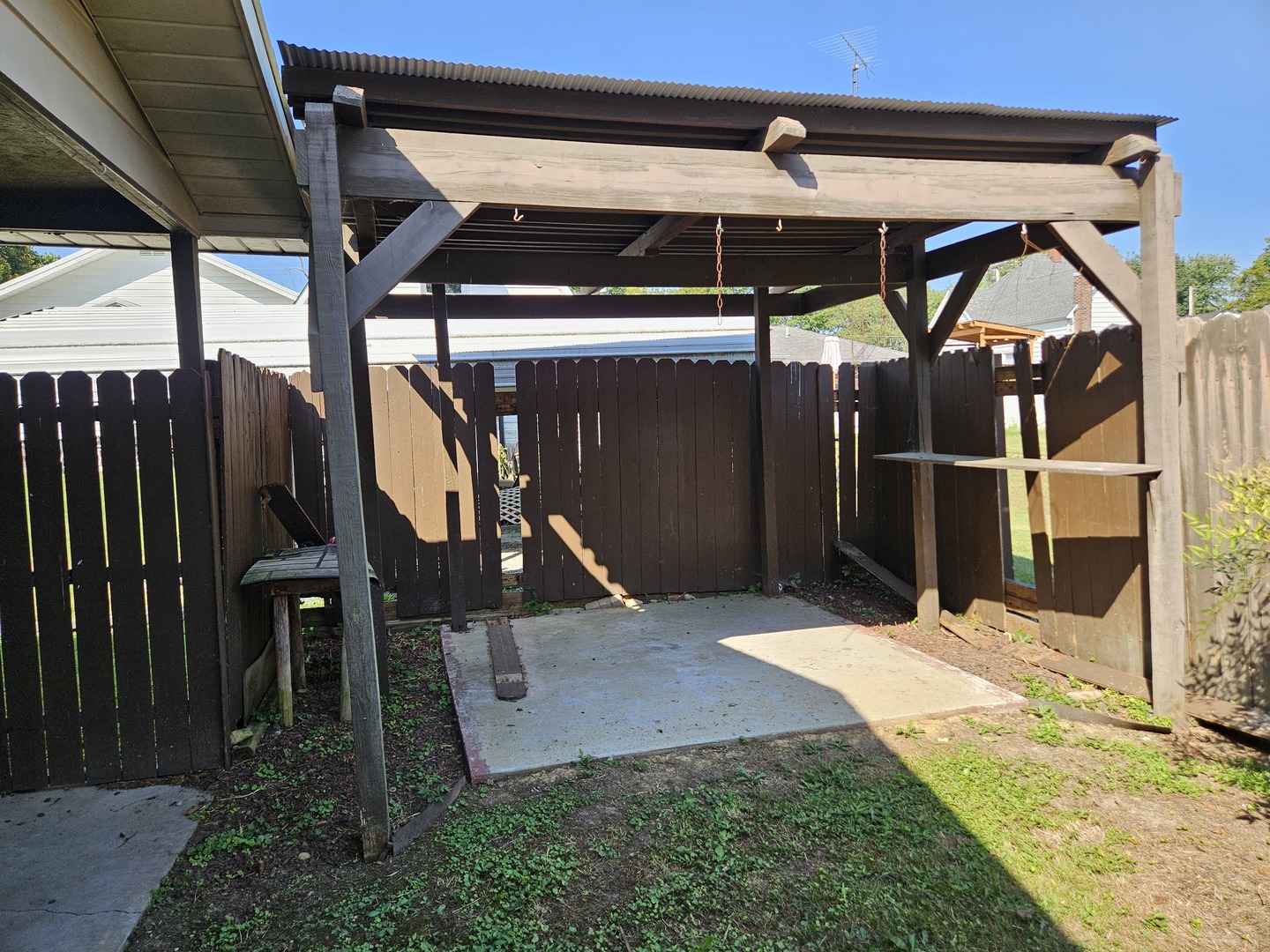 305 Fife Street Property Photo 3