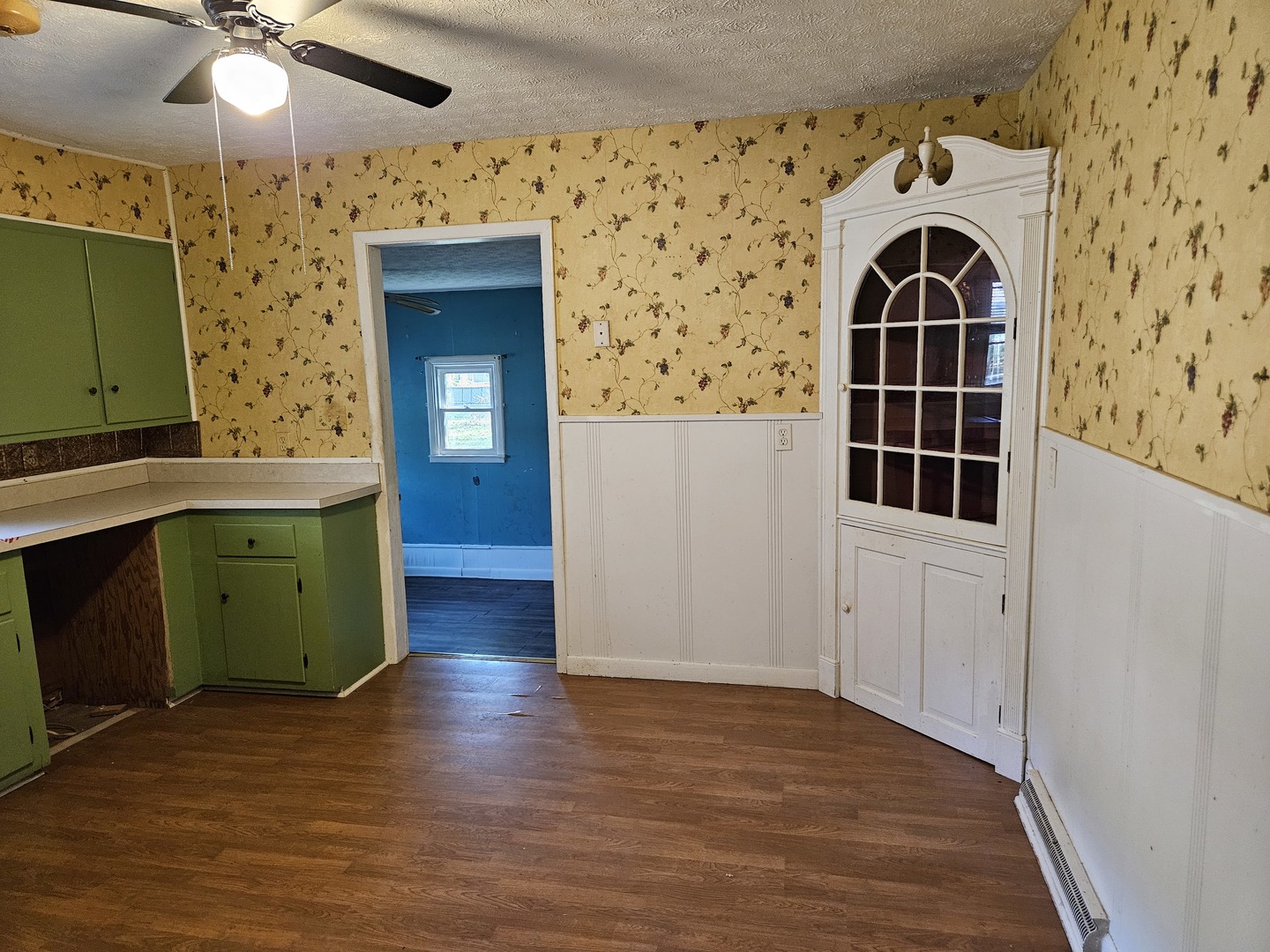 305 Fife Street Property Photo 12