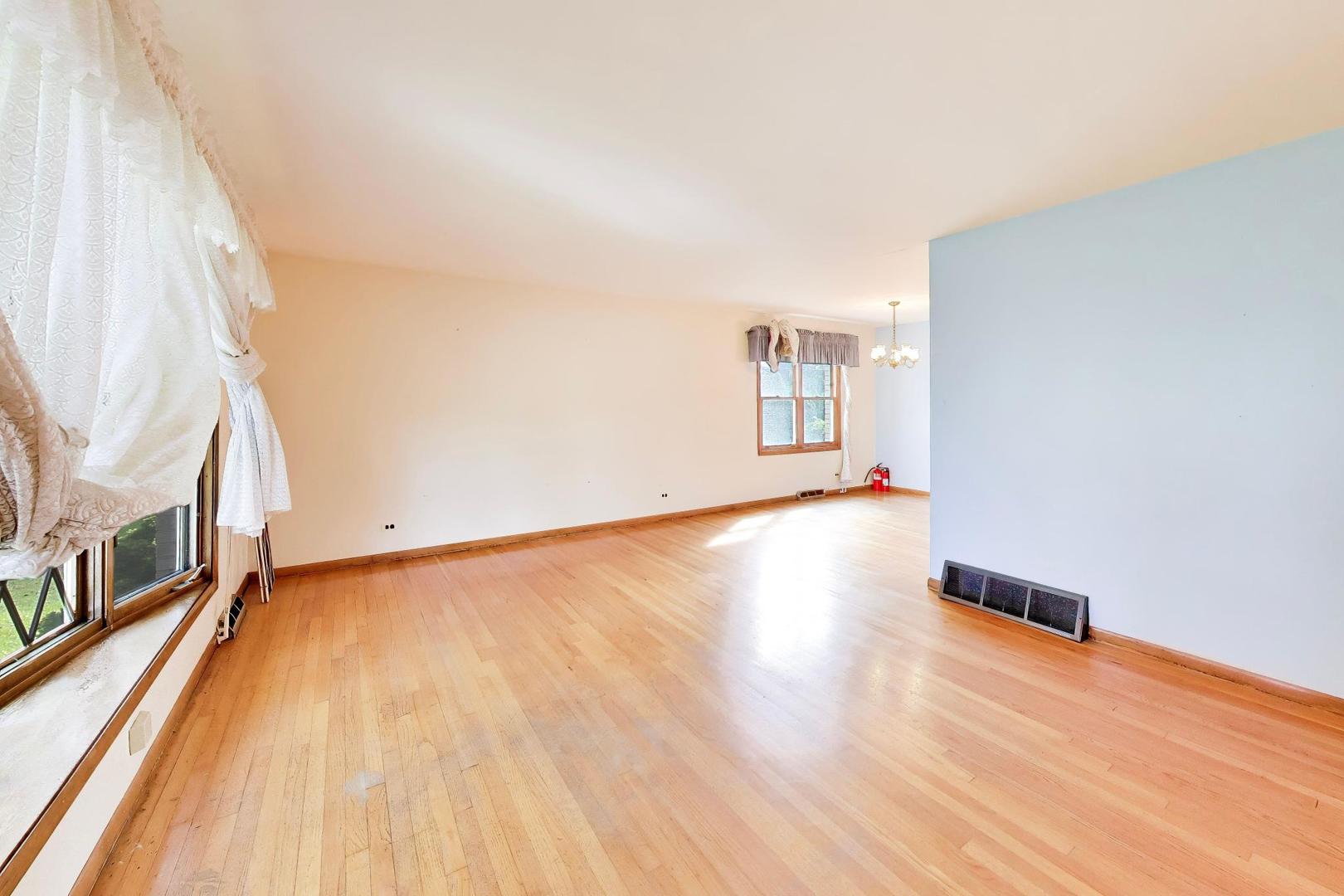 1509 E Thayer Street Property Photo 8