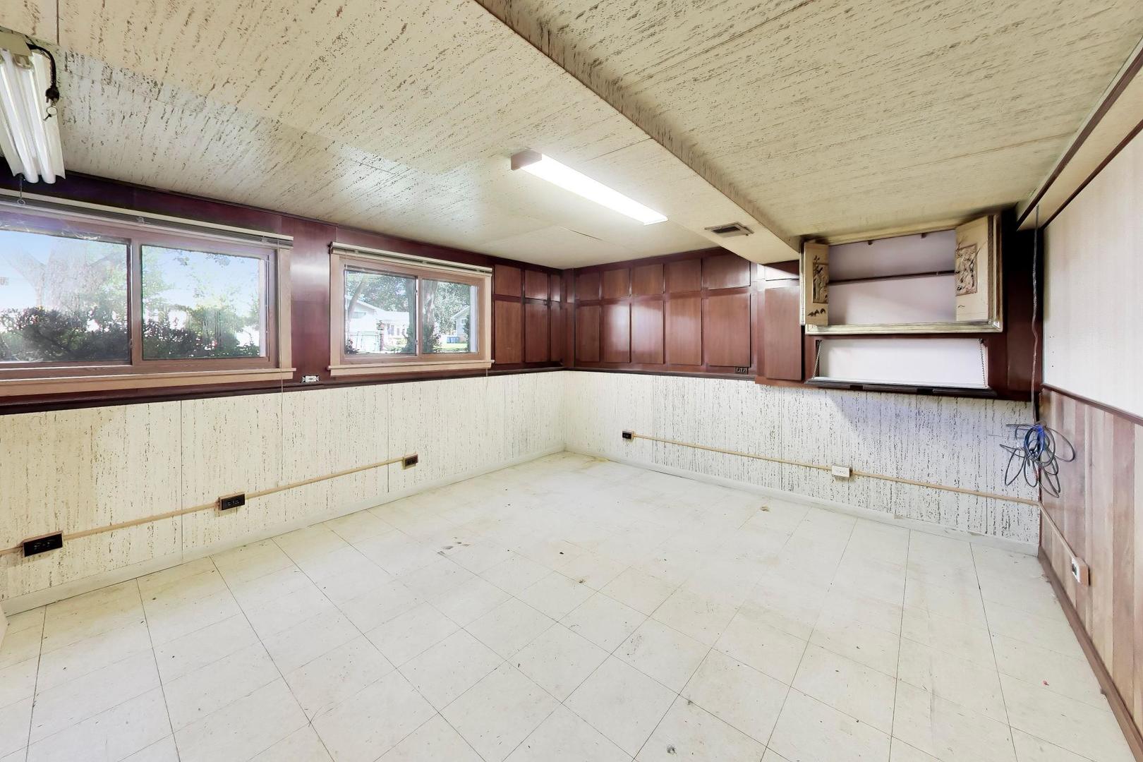 1509 E Thayer Street Property Photo 36