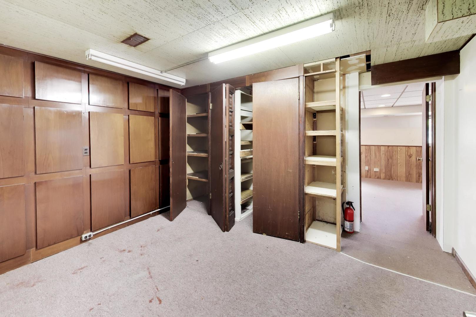 1509 E Thayer Street Property Photo 41