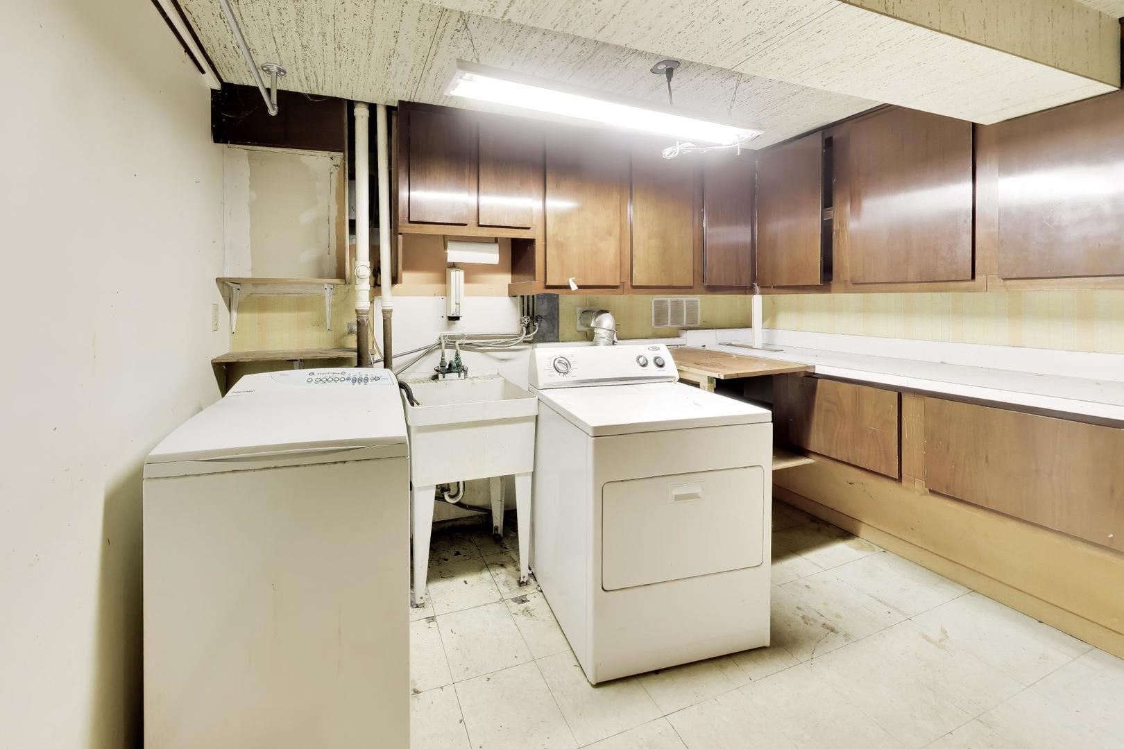 1509 E Thayer Street Property Photo 43