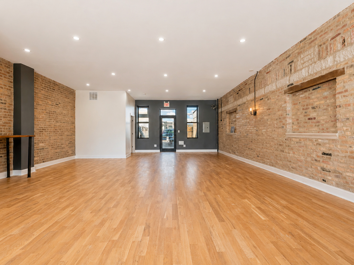 2552 W 59th Street Property Photo 4