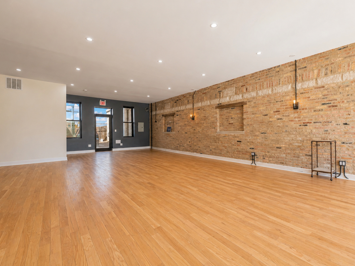 2552 W 59th Street Property Photo 5