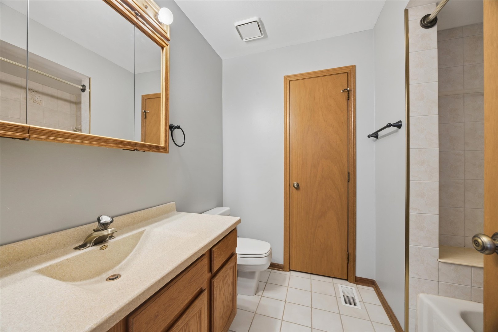 8909 Village Square Lane Property Photo 13