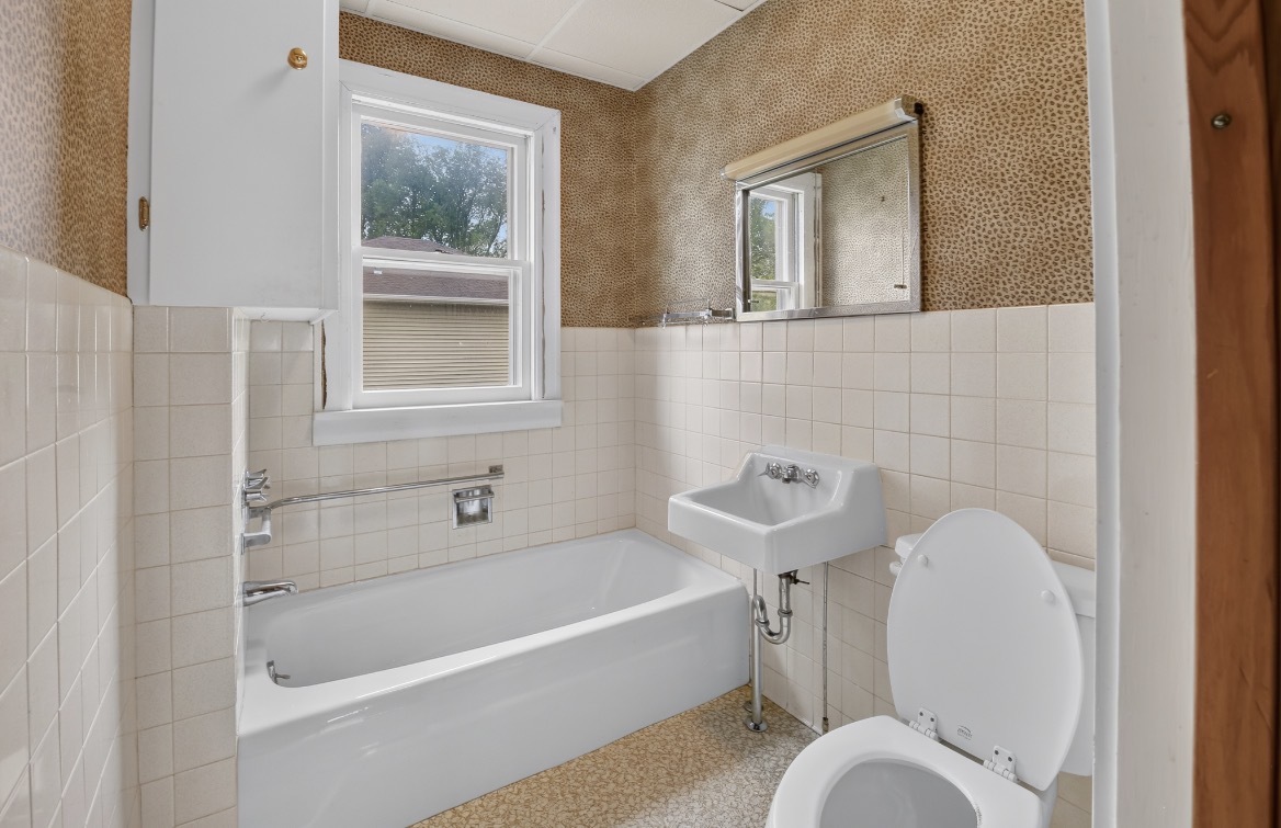 106 Hall Avenue Property Photo 27