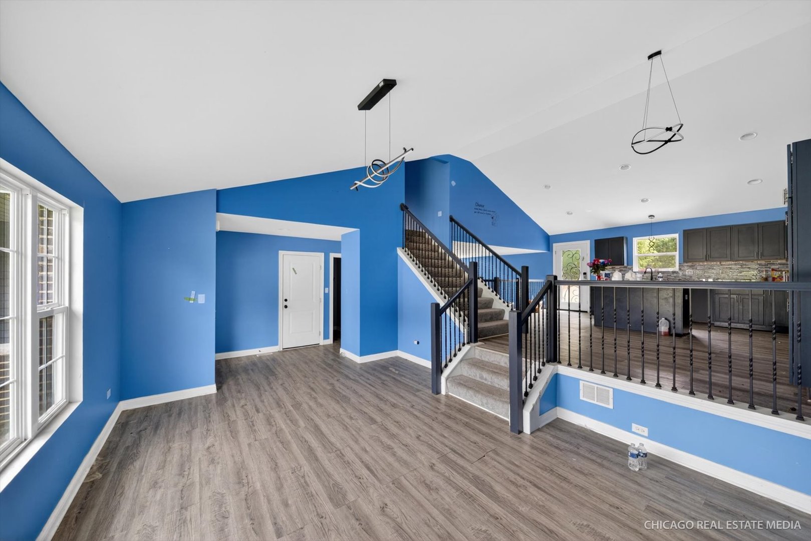 181 N Division Street Property Photo 2