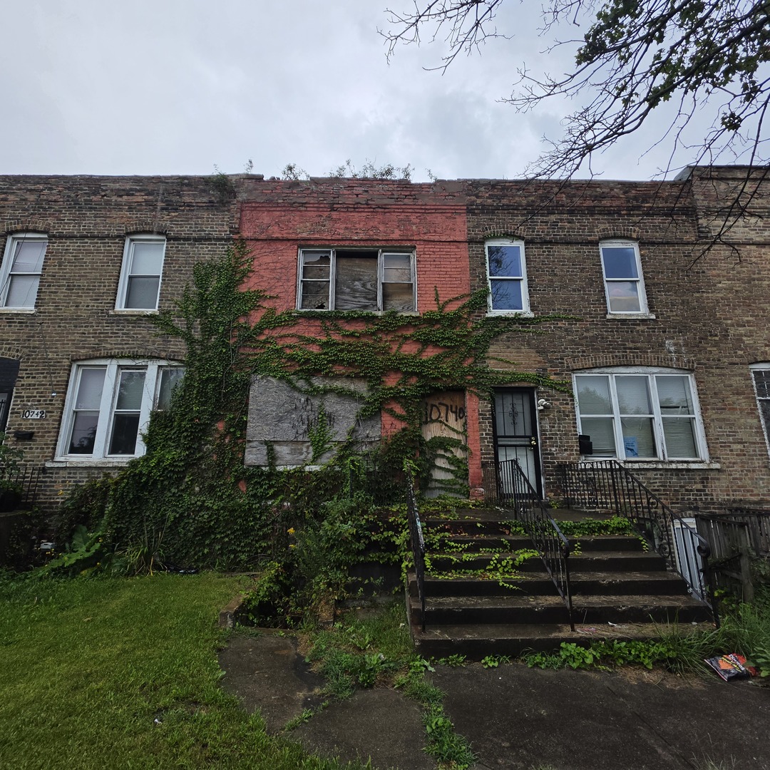 10740 S Langley Avenue Property Photo 1