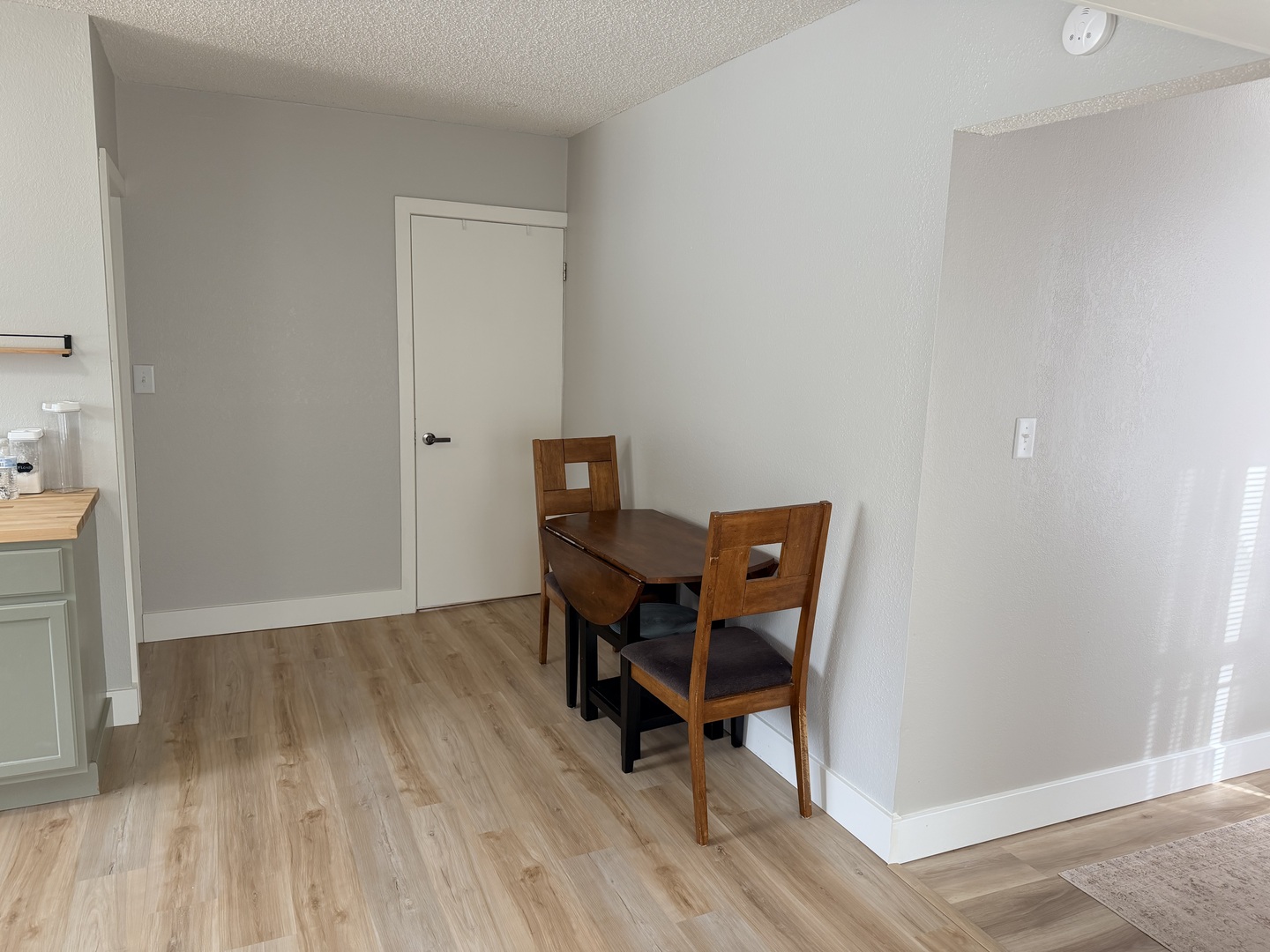 514 W Erie Street Property Photo 4