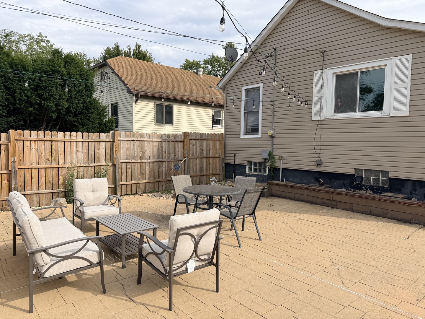 514 W Erie Street Property Photo 9