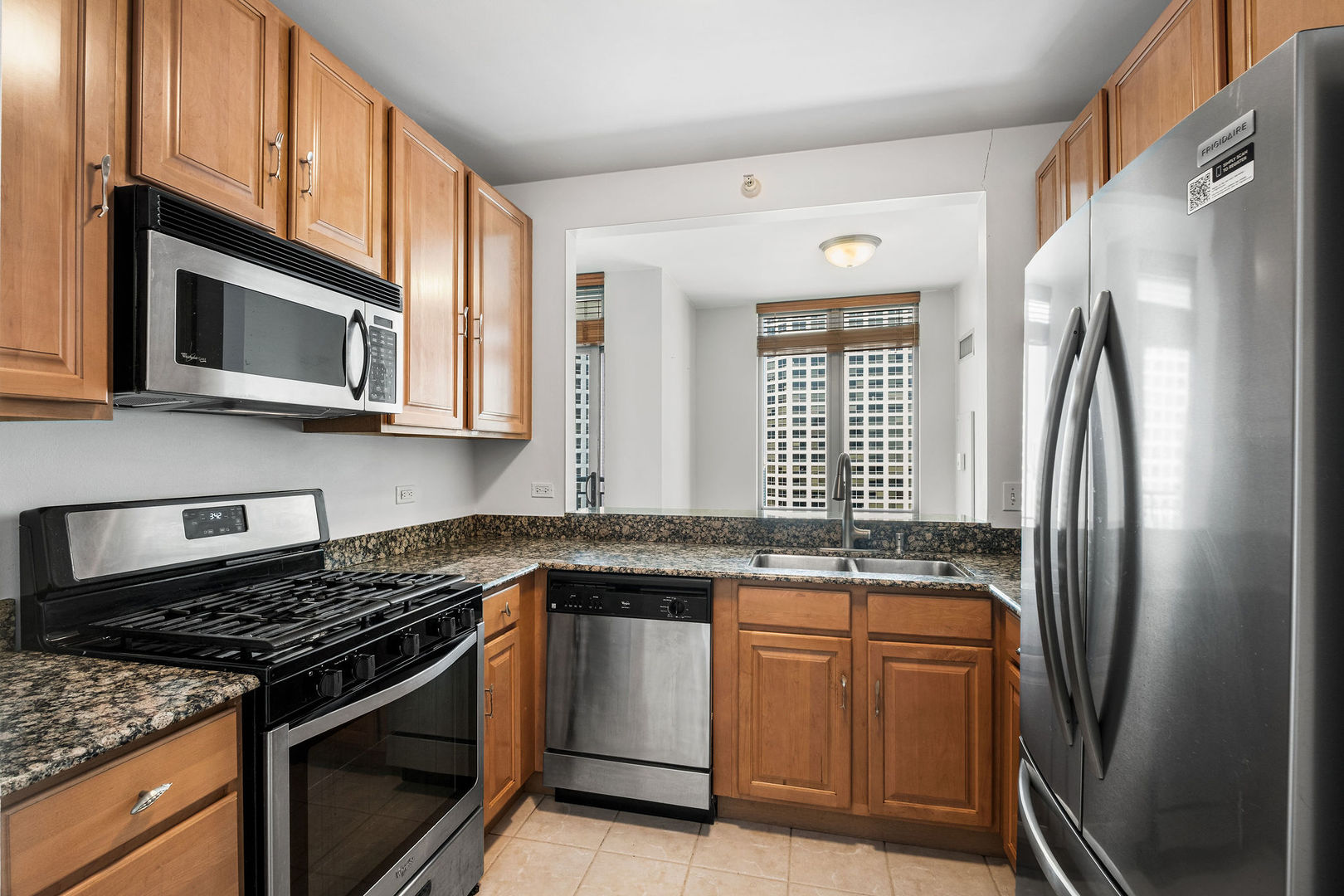 125 S Jefferson Street 3002 Property Photo 8