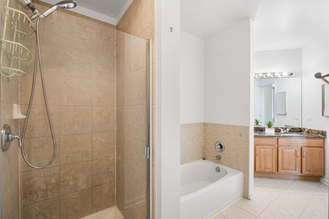 125 S Jefferson Street 3002 Property Photo 12