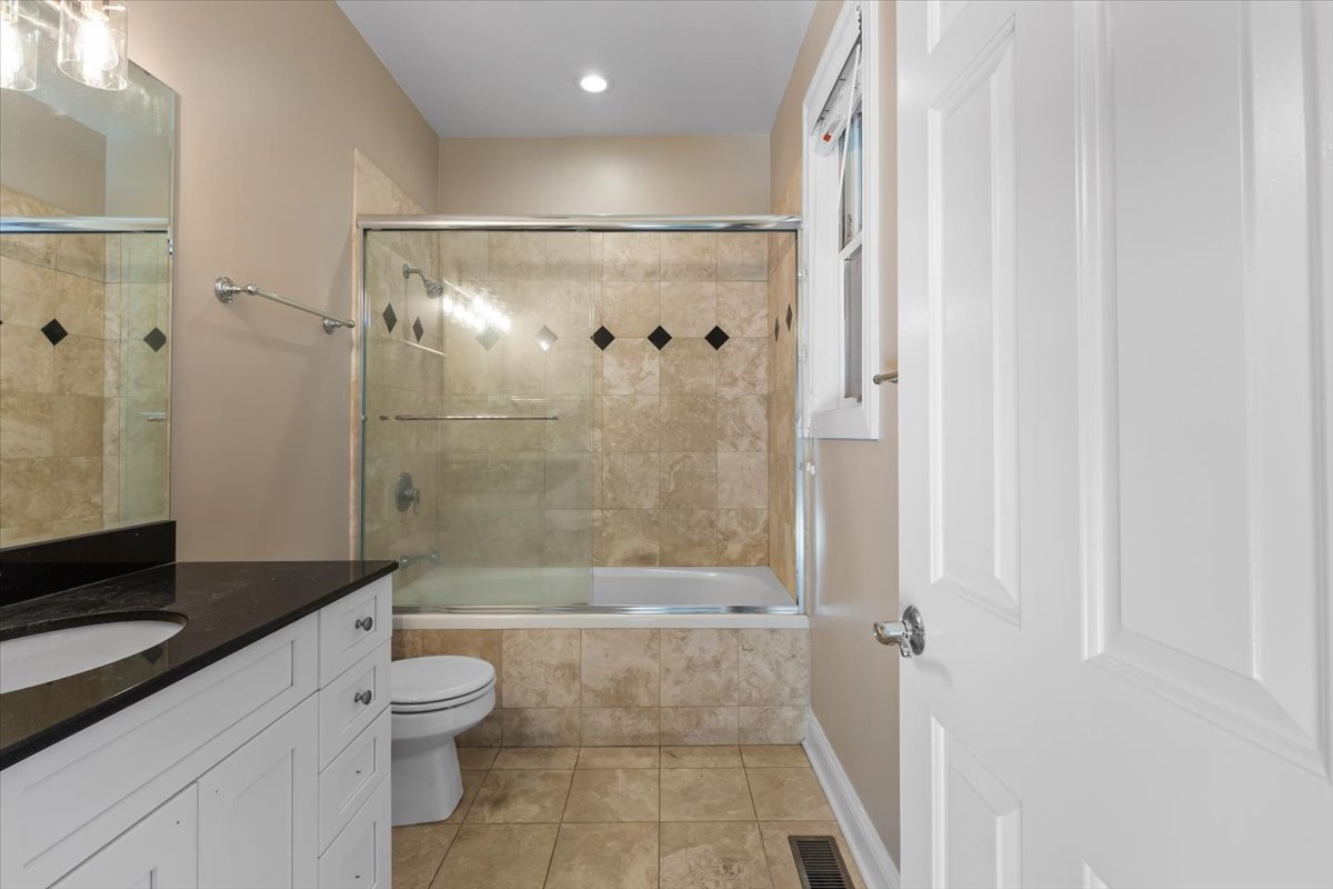2717 N Southport Avenue 1n Property Photo 13
