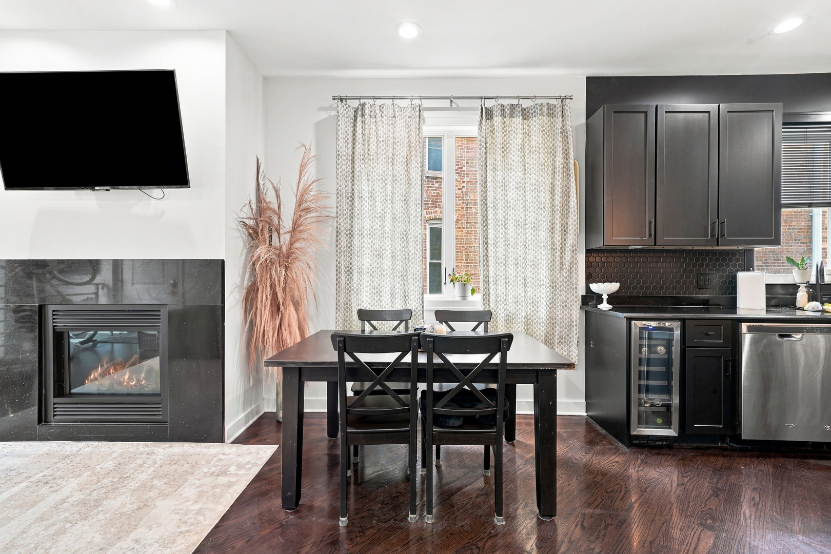 2521 W Flournoy Street Property Photo 2