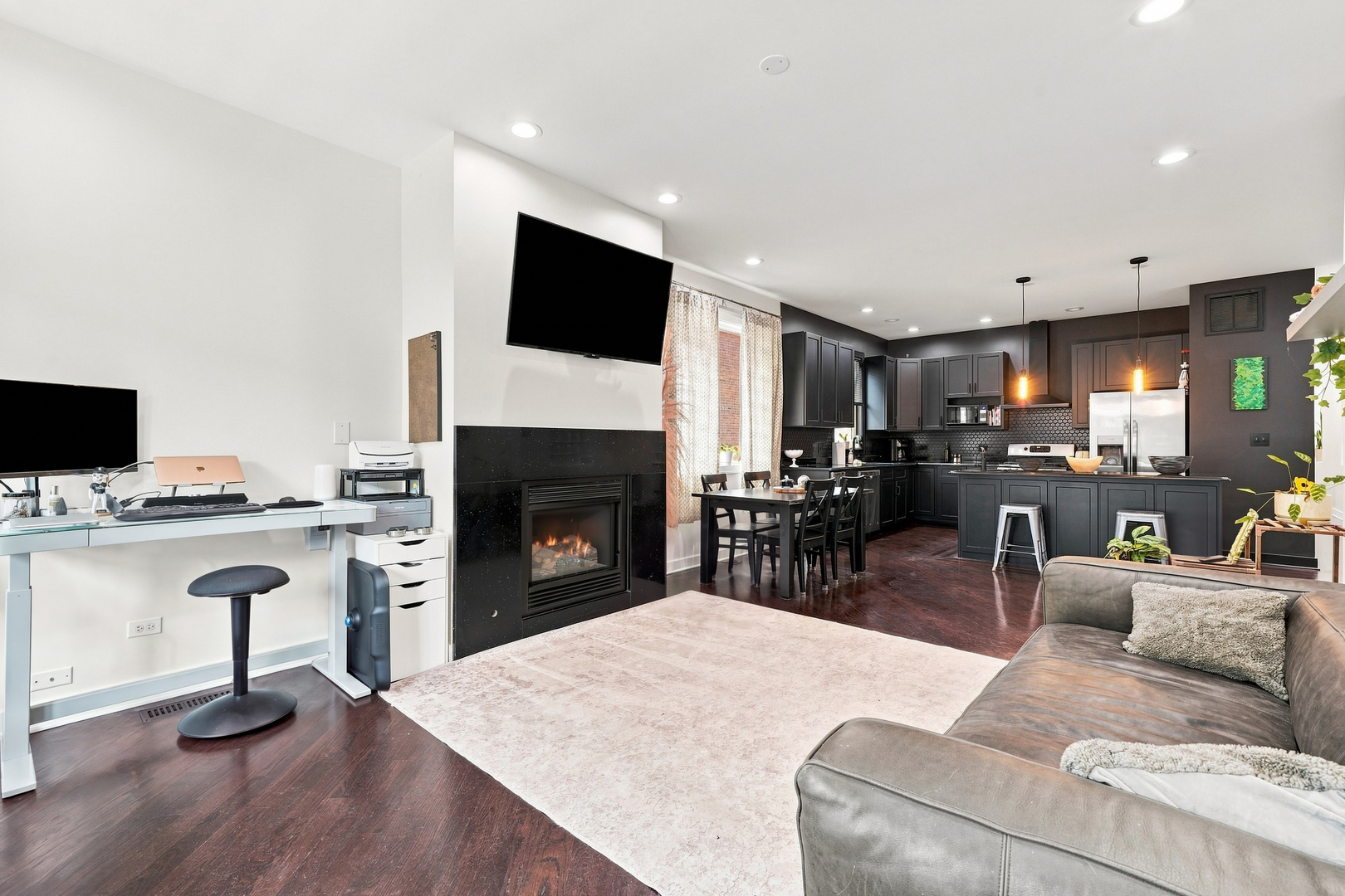 2521 W Flournoy Street Property Photo 3