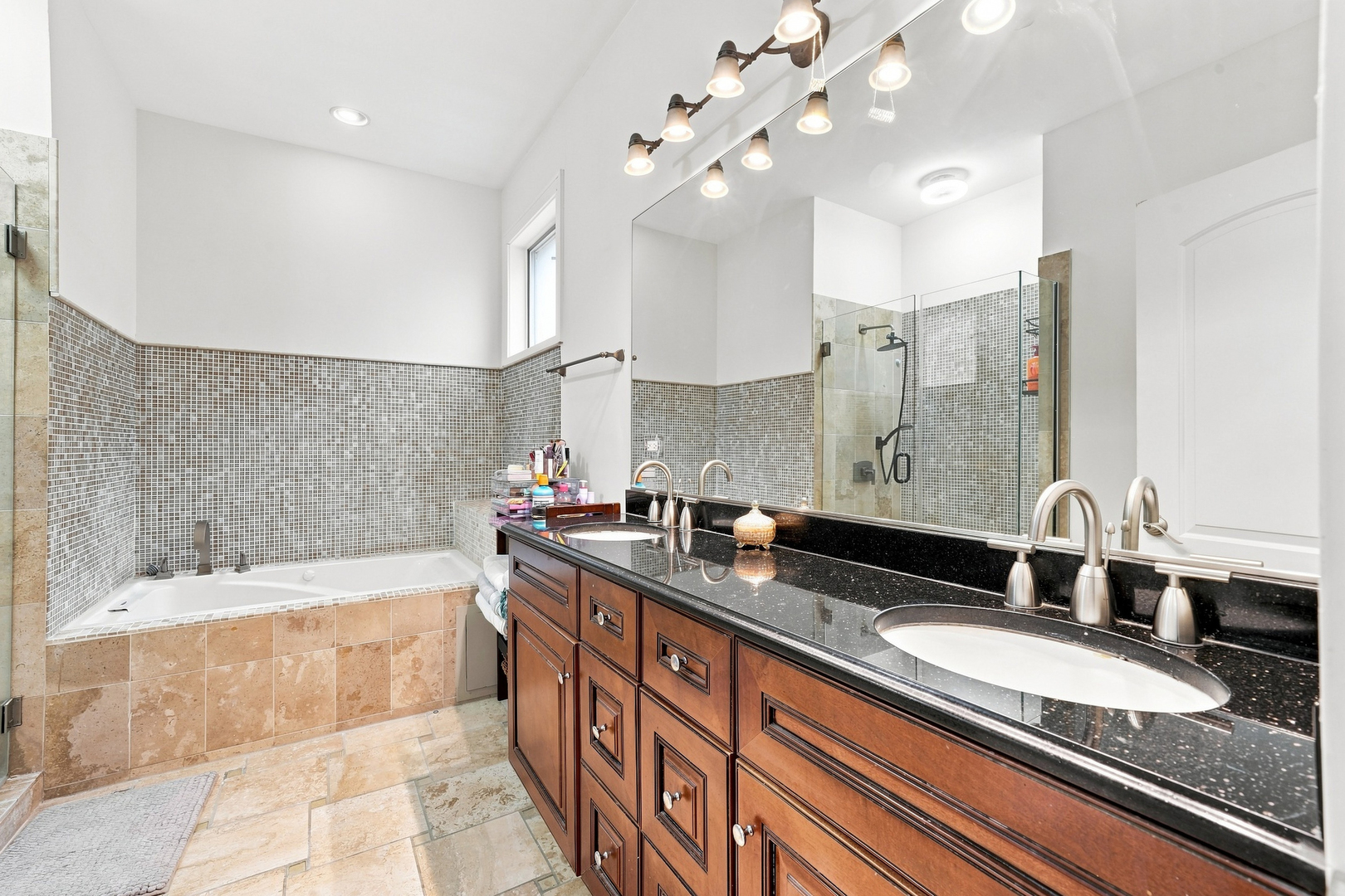 2521 W Flournoy Street Property Photo 8