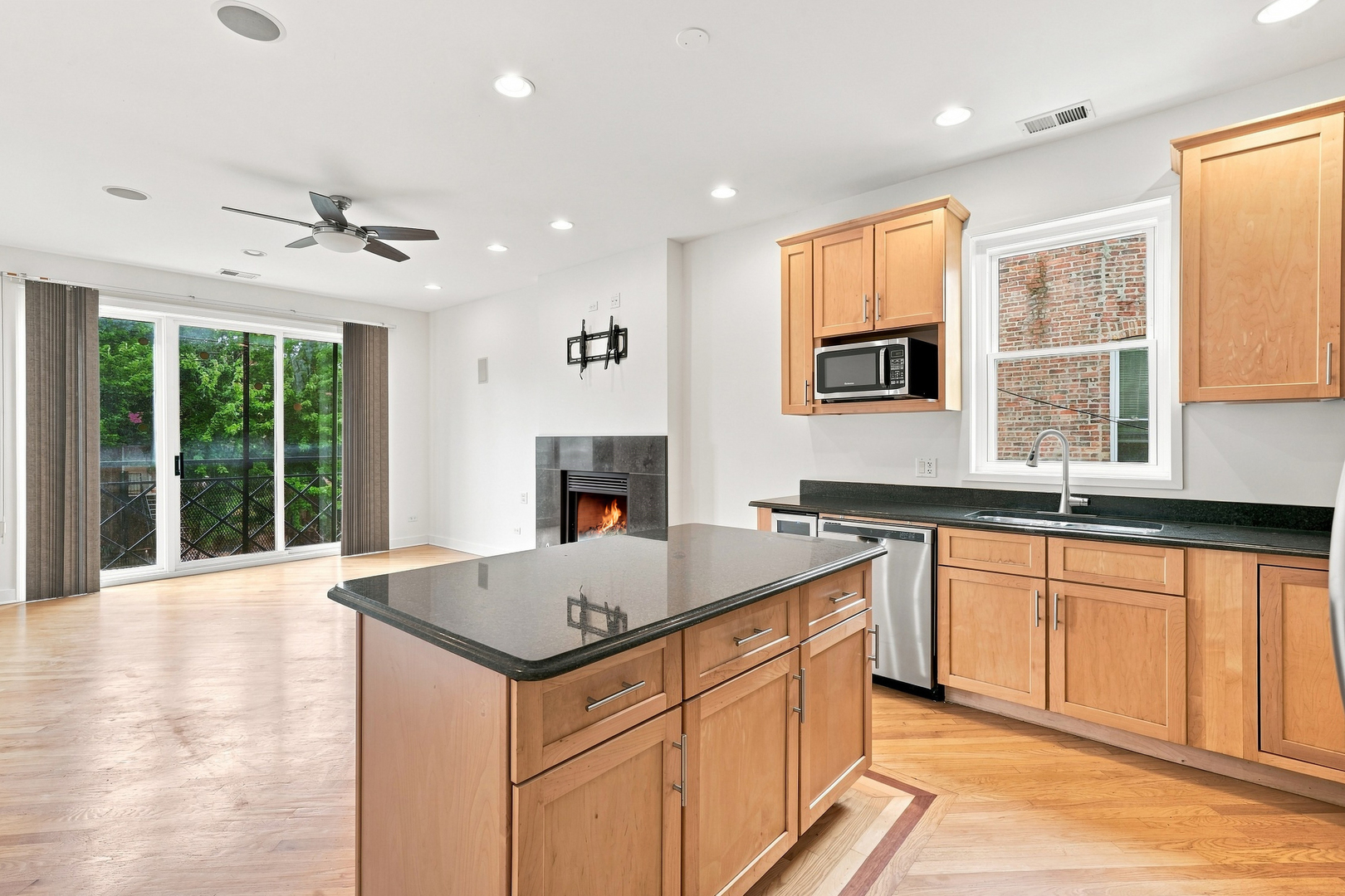 2521 W Flournoy Street Property Photo 18