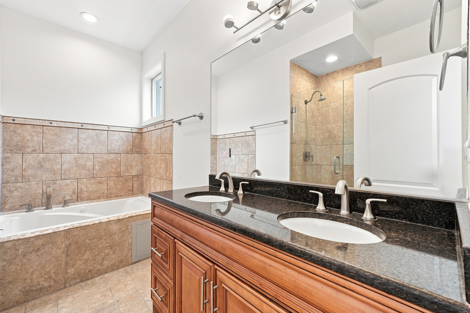 2521 W Flournoy Street Property Photo 25