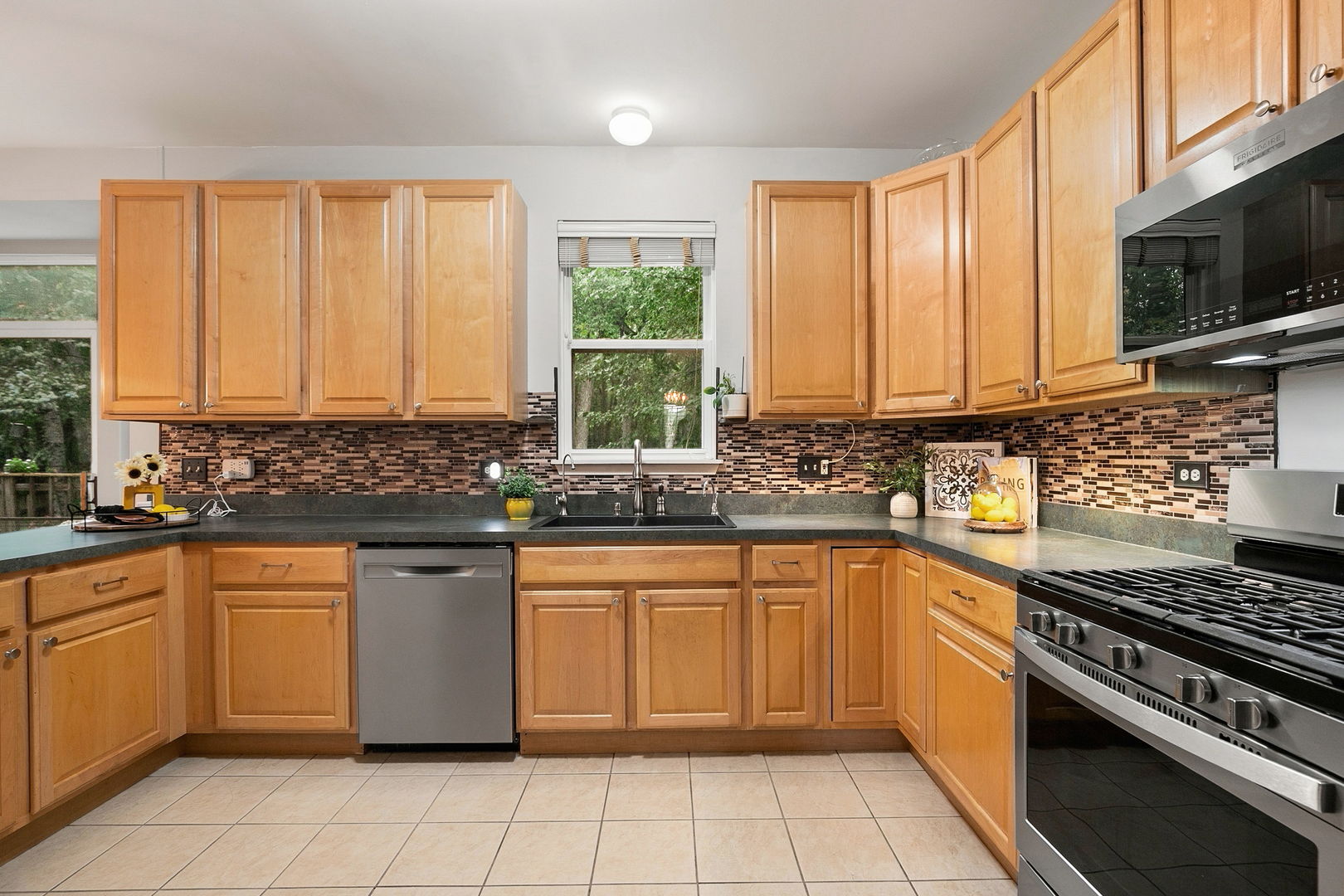 2214 W Waterford Court Property Photo 7