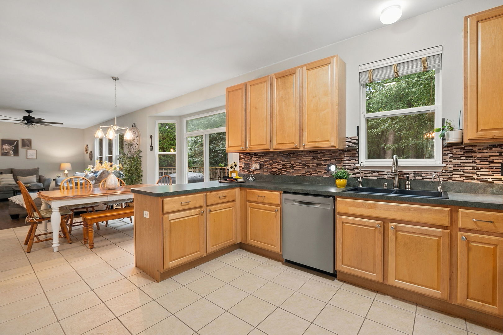 2214 W Waterford Court Property Photo 8