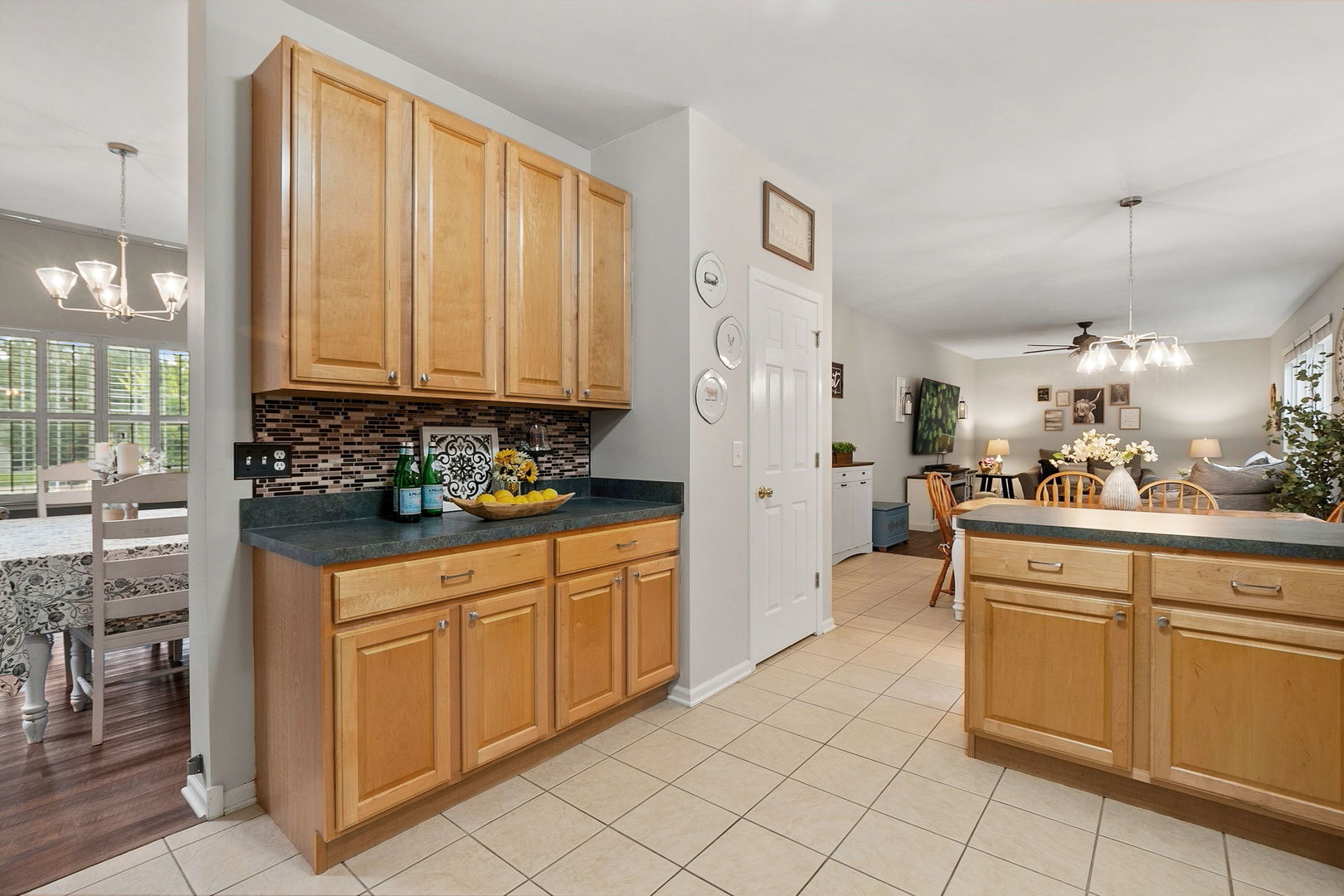2214 W Waterford Court Property Photo 9