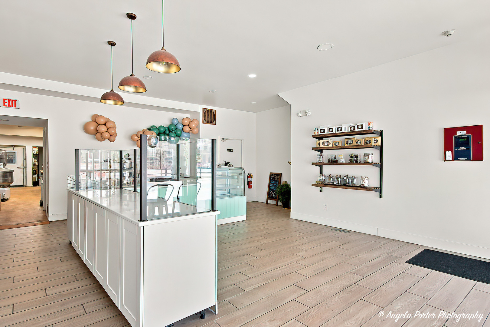 27 E Grand Avenue Property Photo 3