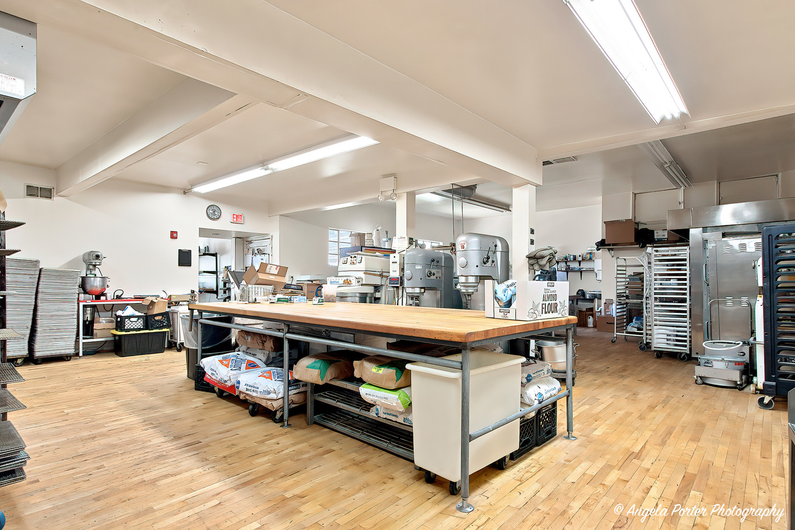 27 E Grand Avenue Property Photo 8