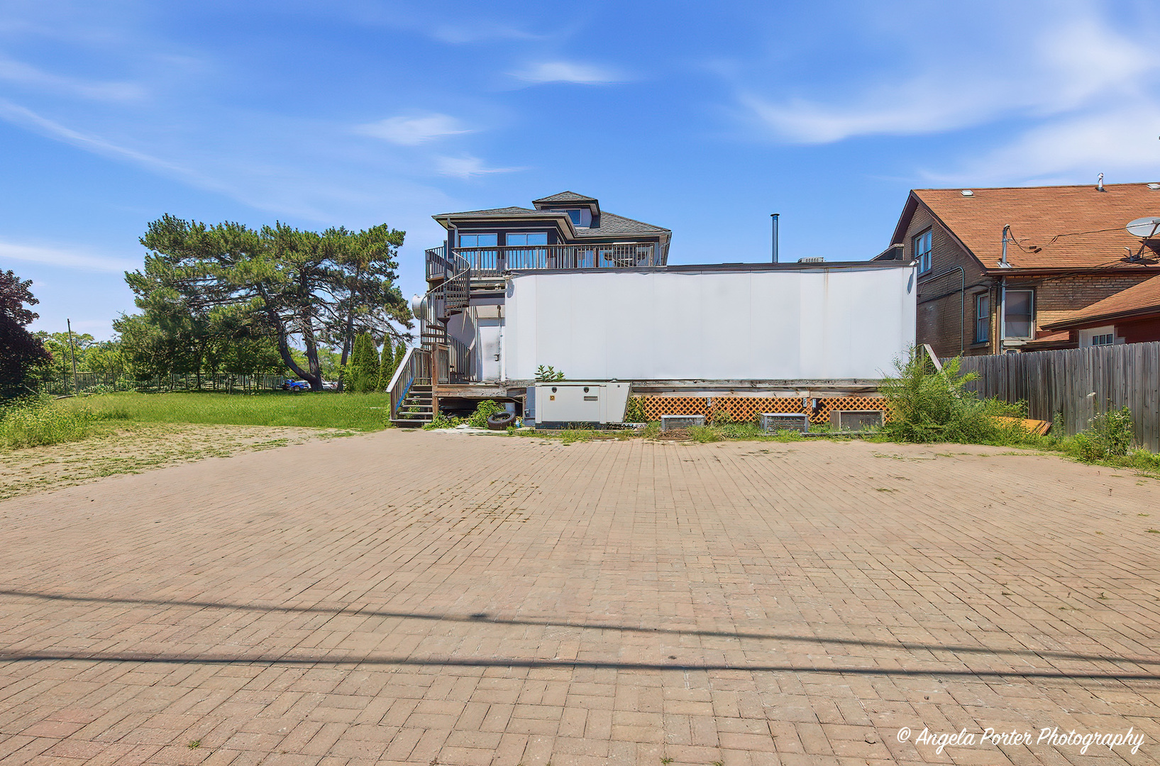 27 E Grand Avenue Property Photo 24