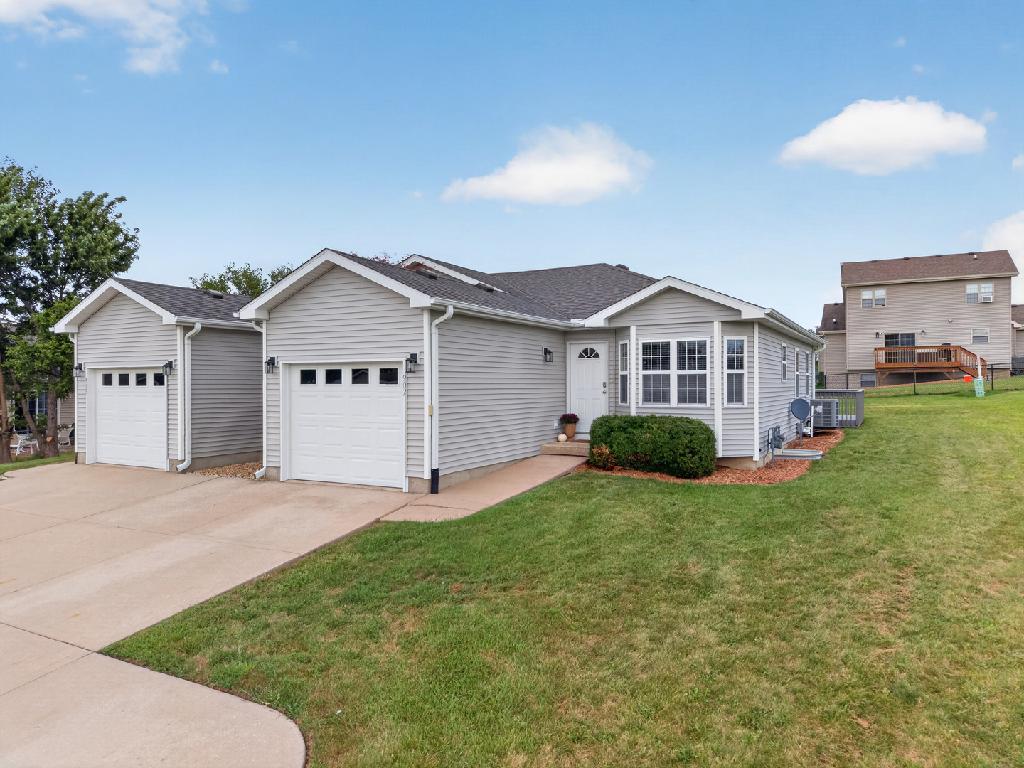 907 Colorado Street Property Photo 1