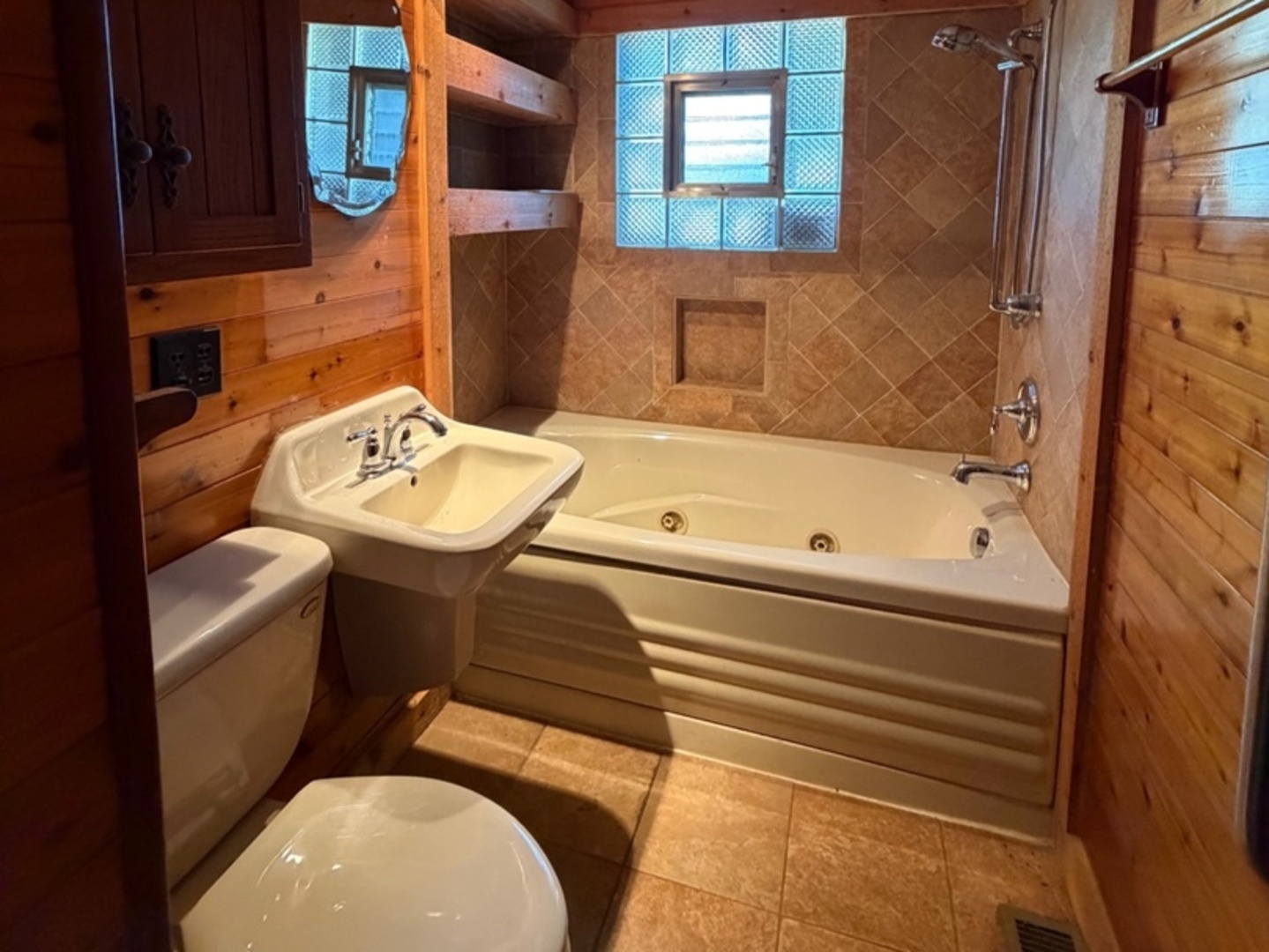 381 N Silverleaf Boulevard Property Photo 6