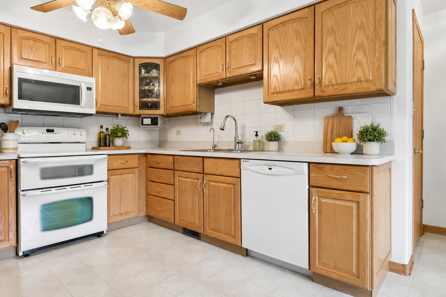 11239 S Avon Avenue Property Photo 6
